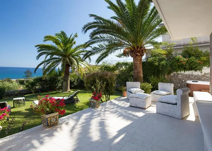 Mare Panoramica Estia 布兰卡莱奥内码头